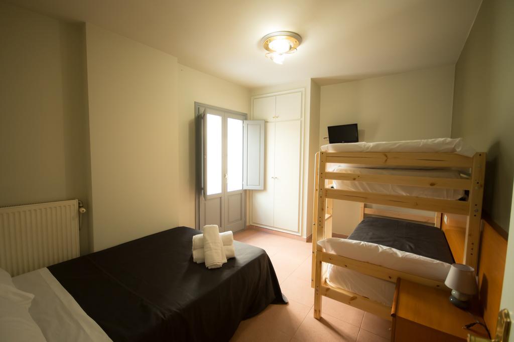 Center Plaza Figueres Appartement Figueres  Buitenkant foto